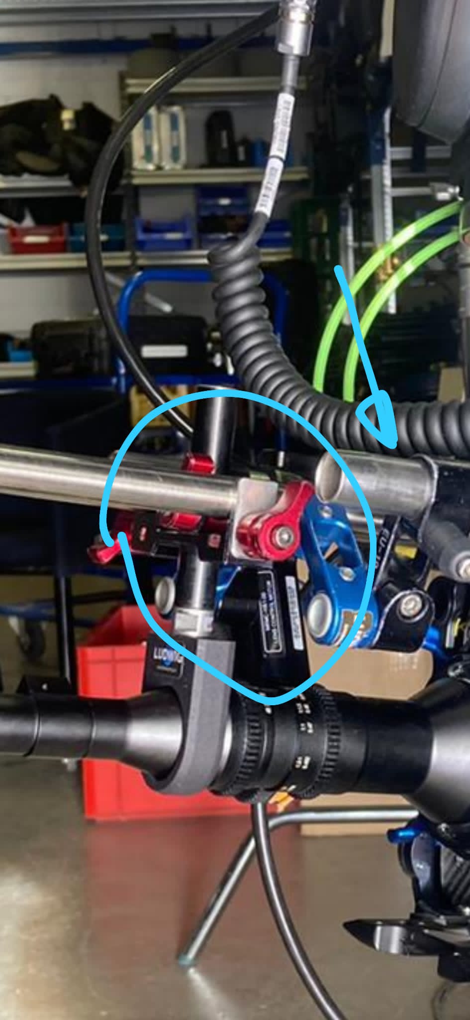 Niko's rigging suggestion: longer rods to reduce the number of stacked clamps and flex in the lens support path. Shared as a reference for more rigid probe lens support. Searchable terms: longer rods, probe lens support, lens brace, clamp flex, 15mm rails, 19mm rails, rigid rigging.