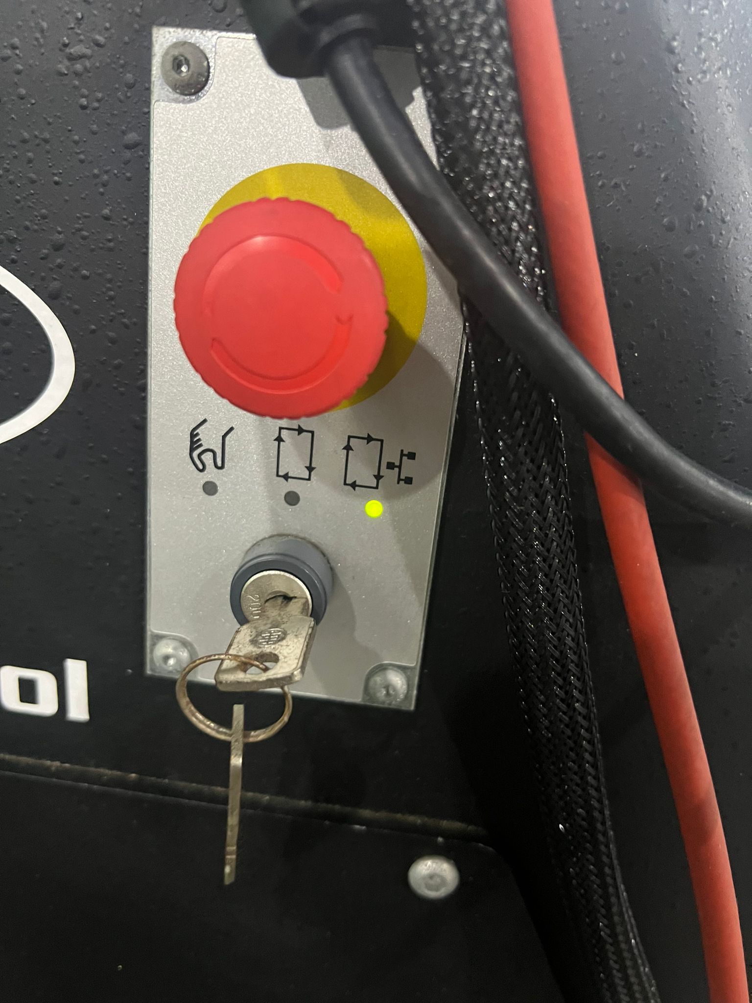 Related key switch warning / operating mode message screenshot.